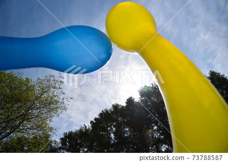 Before the start of balloon release 73788587