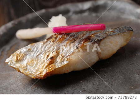 烤魚形象 73789278