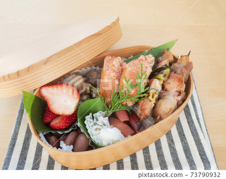 美味的手工magewappa便當與mentaiko和烤雞肉串 73790932