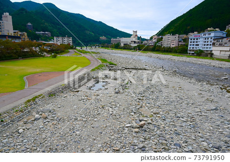 下呂溫泉飛ida河噴泉池下呂市 下呂溫泉飛ida河噴泉池下呂市 73791950