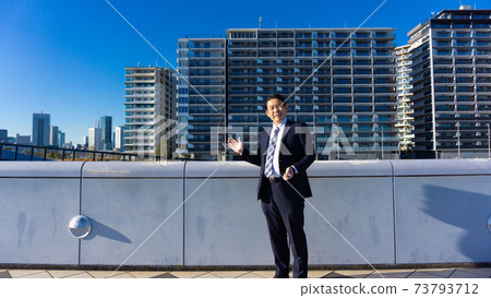 房地產銷售人員 73793712