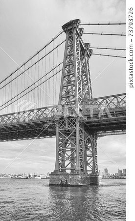 Black and white picture of Williamsburg Bridge, New York City, USA. 73793726