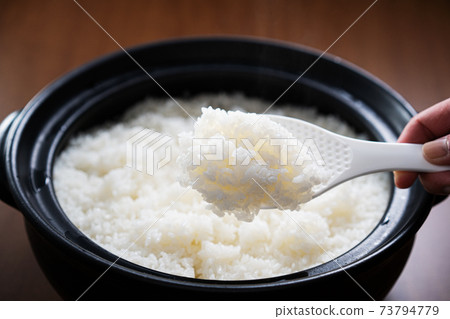 Rice, freshly cooked white rice, clay pot rice, clay pot, freshly cooked rice 73794779