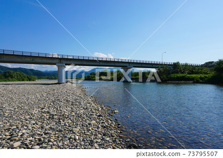 日本新潟縣五泉市Hayade河的河床 日本新潟縣五泉市Hayade河的河床 73795507