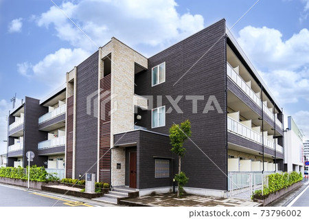 Small apartment image 73796002