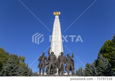 Monument to countries of anti-Hitler coalition, Alley Partisan in Victory Park on Poklonnaya hill, Moscow, Russia 73797338