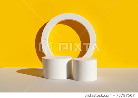 Minimal product display 73797507