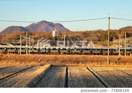 207系列，在新三田電通線返回家中之前執行出發前檢查 73806109