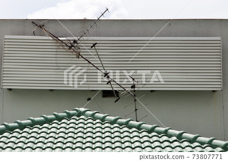 Broken Antenna and fall down 73807771