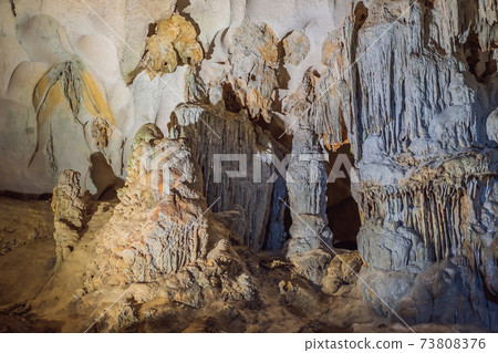 Hang Sung Sot Grotto Cave of Surprises, Halong Bay, Vietnam 73808376