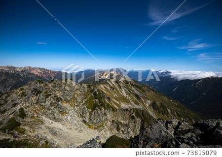 《Northern Alps》 From the summit of Mt. Suisho to Mt. Akaushi, Mt. Yakushi and the Tateyama mountain range 《Northern Alps》 From the summit of Mt. Suisho to Mt. Akaushi, Mt. Yakushi and the Tateyama mountain range 73815079