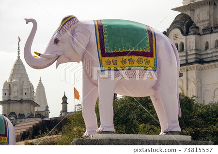 Statue of a pink elephant - Sonagiri near Gwalior - India Statue of a pink elephant - Sonagiri near Gwalior - India 73815537