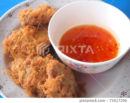 Fried shrimp ball 73817206