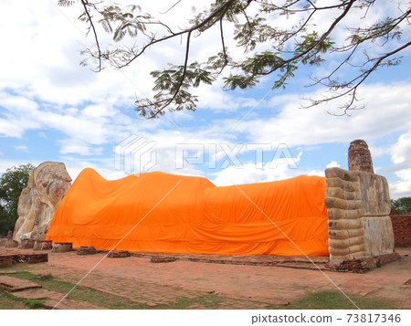 Ayutthaya, Thailand - August 9, 2015 :Buddha at Wat Lokaya Sutha the historic temple Ayutthaya, Thailand - August 9, 2015 :Buddha at Wat Lokaya Sutha the historic temple 73817346