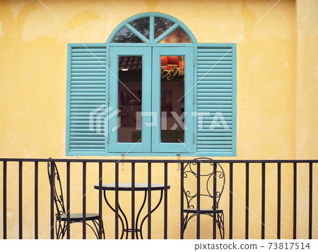 wood window 73817514