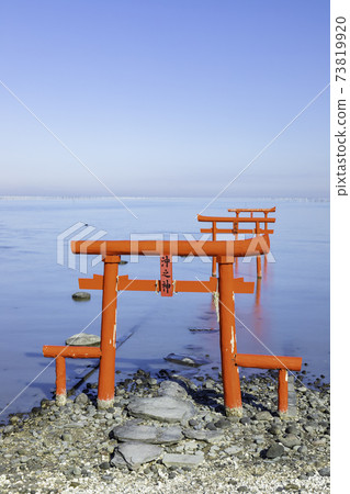 Mysterious scenery of the Ariake Sea Underwater Torii of Oo Shrine (Saga Prefecture) 73819920
