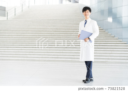 Young pharmacist working in a hospital 73821528