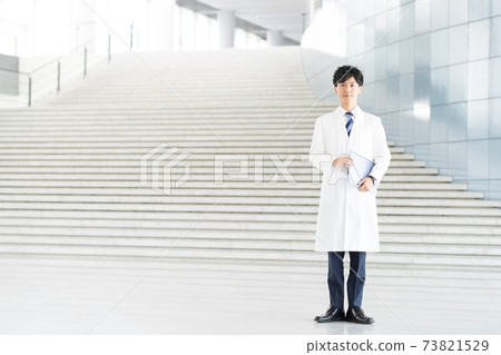 Young pharmacist working in a hospital 73821529