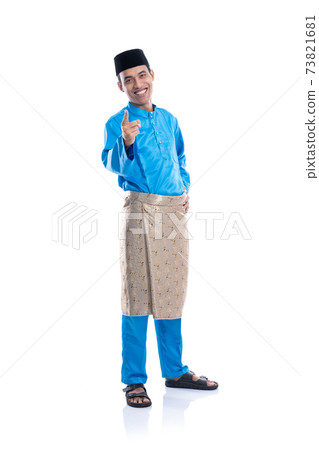 man muslim pointing his finger to camera man muslim pointing his finger to camera 73821681