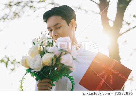 Man romantic Man romantic 73832986