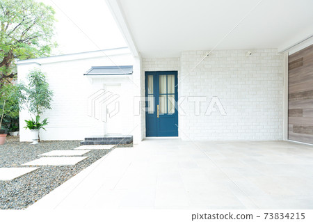 Exterior in front of the entrance 73834215