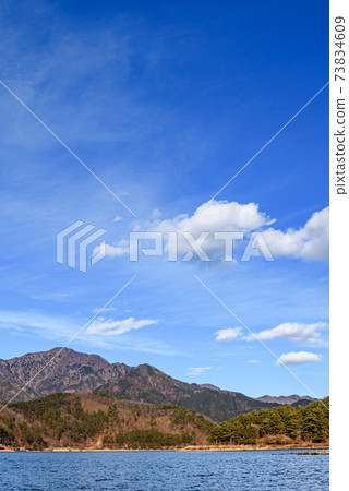 晴朗的天空和三坂黑岳(冬季) 晴朗的天空和三坂黑岳(冬季) 73834609