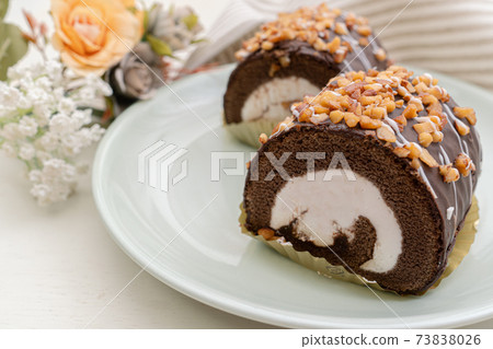 Roll cake Roll cake 73838026