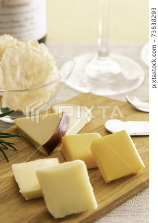 Assorted cut cheese Assorted cut cheese 73838293