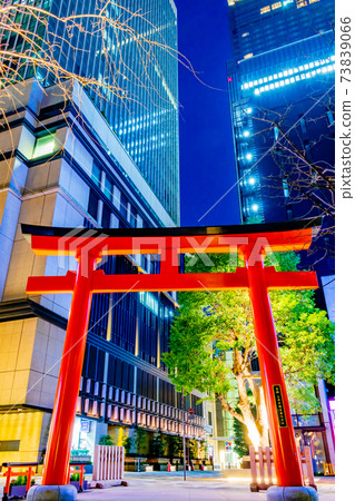 Night view of Fukutoku Shrine in Nihonbashi Muromachi, Tokyo Night view of Fukutoku Shrine in Nihonbashi Muromachi, Tokyo 73839066