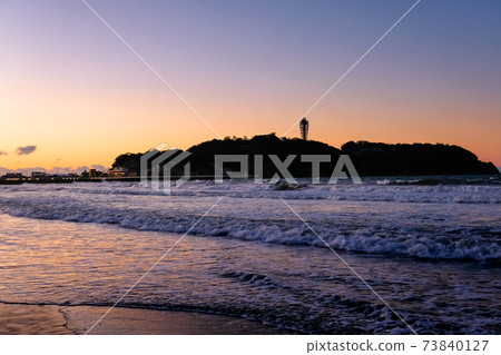 Fujisawa City, Kanagawa Prefecture Enoshima in the early morning Fujisawa City, Kanagawa Prefecture Enoshima in the early morning 73840127