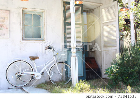 Sunny autumn weather and scenery with bicycles Sunny autumn weather and scenery with bicycles 73841535