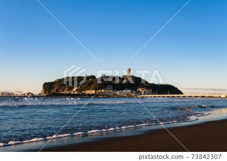 Kanagawa Prefecture, Enoshima in the early morning, Katase Higashihama beach 73842307