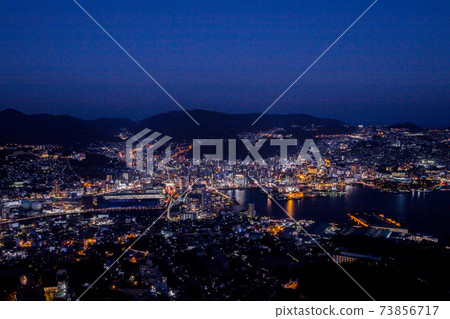 從稻佐山看的長崎市夜景，世界三大新夜景 73856717