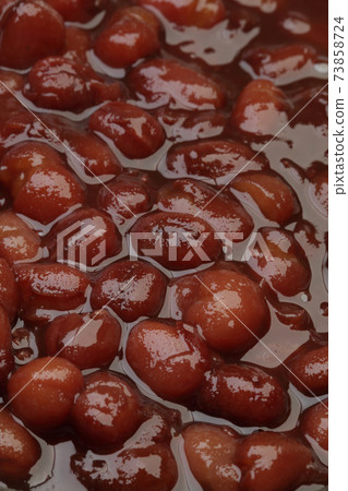 Boiled red beans 73858724
