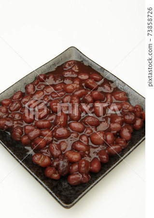 Boiled red beans 73858726