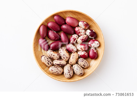 Medium and long pinto beans 73861653