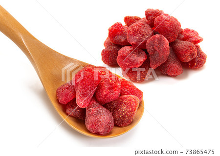 Dry strawberry 73865475