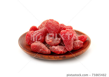 Dry strawberry 73865482