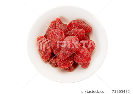 Dry strawberry 73865483