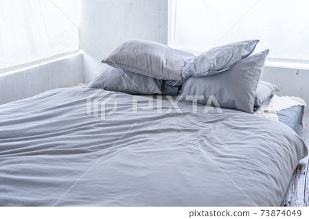 Bed image 73874049
