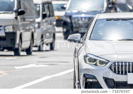 Urban traffic image 73876597