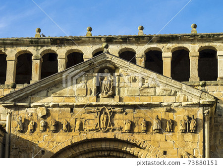 Collegiate Church of Santa Juliana in Santillana del Mar, Cantabria, Spain 73880151
