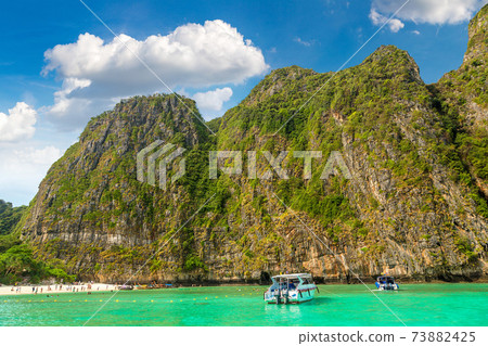 Maya bay on Phi Phi Leh island Maya bay on Phi Phi Leh island 73882425