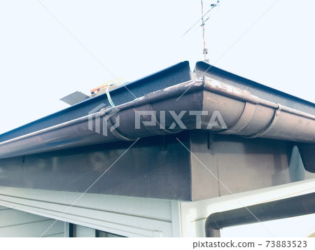 屋頂維修,裝訂線,玩具維修,瓦,板岩,蓋屋頂的人,建築,二樓 屋頂維修,裝訂線,玩具維修,瓦,板岩,蓋屋頂的人,建築,二樓 73883523