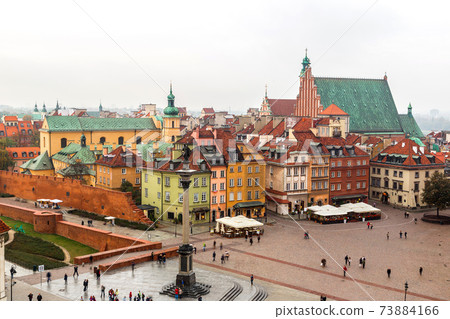 Panoramic view of Warsaw 73884166