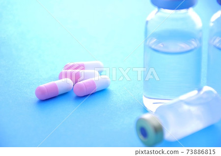 注射器和藥瓶 73886815