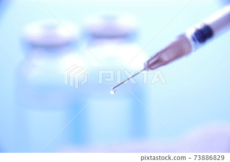注射器和藥瓶 73886829