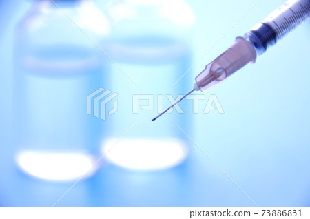 Syringe and meds bottle 73886831