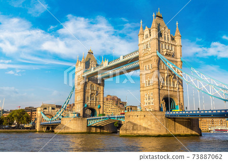 Tower Bridge in London 73887062