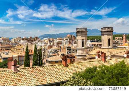 Panoramic view of Girona 73887349